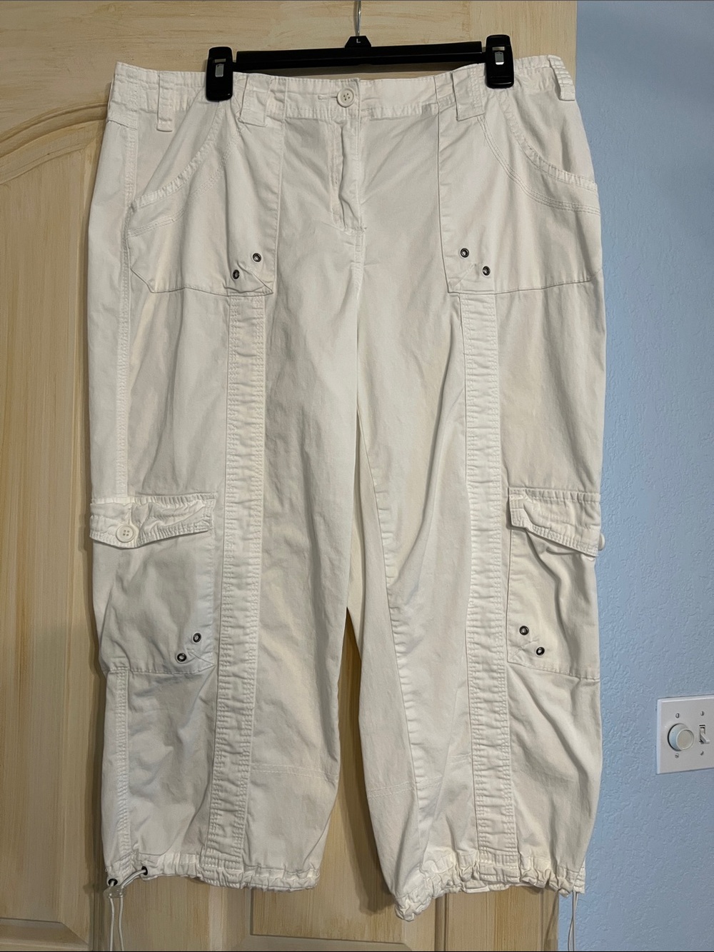 Style & Co. Women's Off-White Cargo Capris with Drawstring Hems
